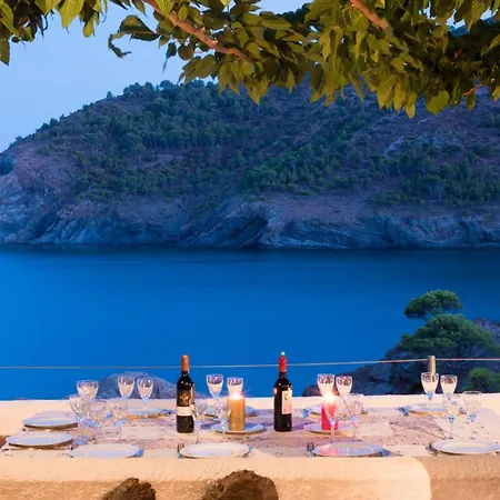 White Rock With Breathtaking Views And Pool Villa Colera